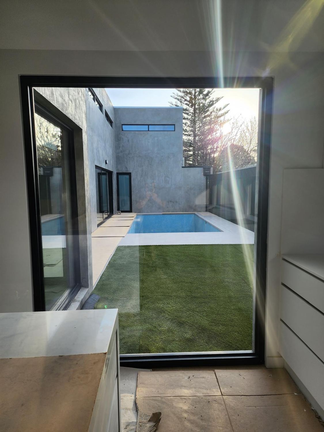 PrimePane clean glass exterior